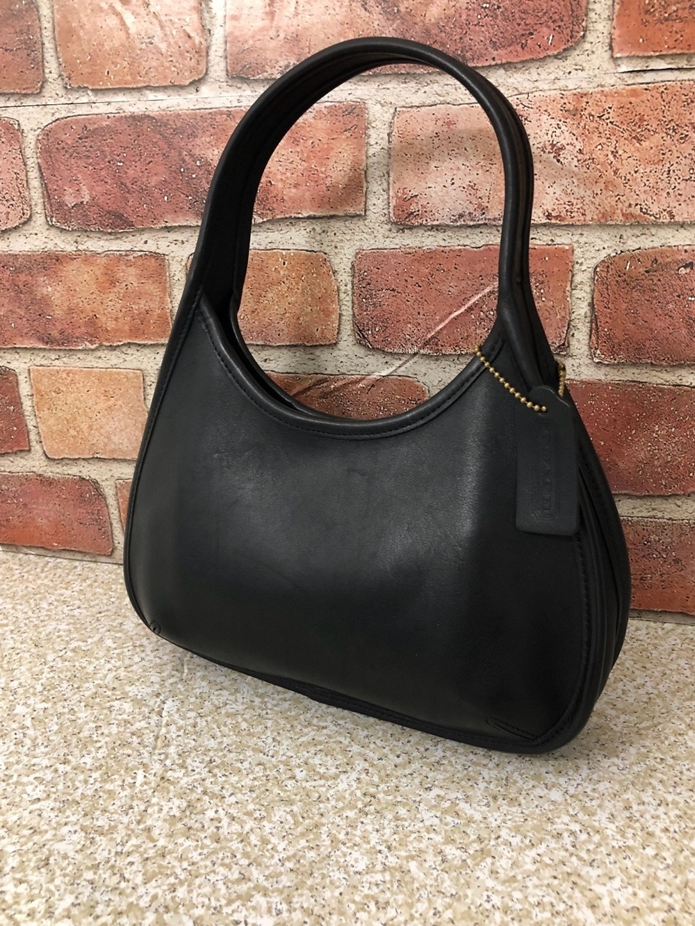 Vintage Coach black leather
Ergo Mini Satchel style # E81-9027